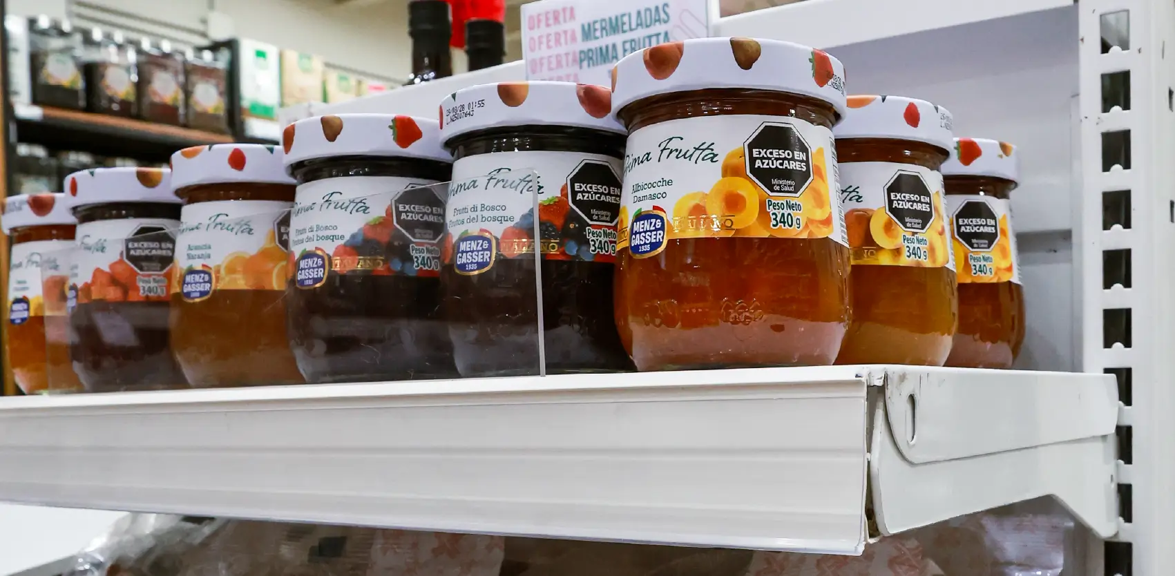 Detalle de estante metálico con recubrimiento epoxi resistente a la abrasión